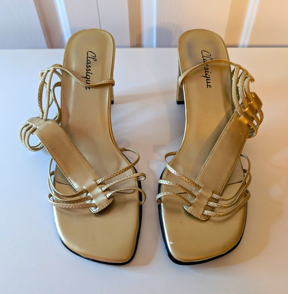 Vintage Classique Gold Strappy Square Toe Slip On Block Heel Sandals 9W